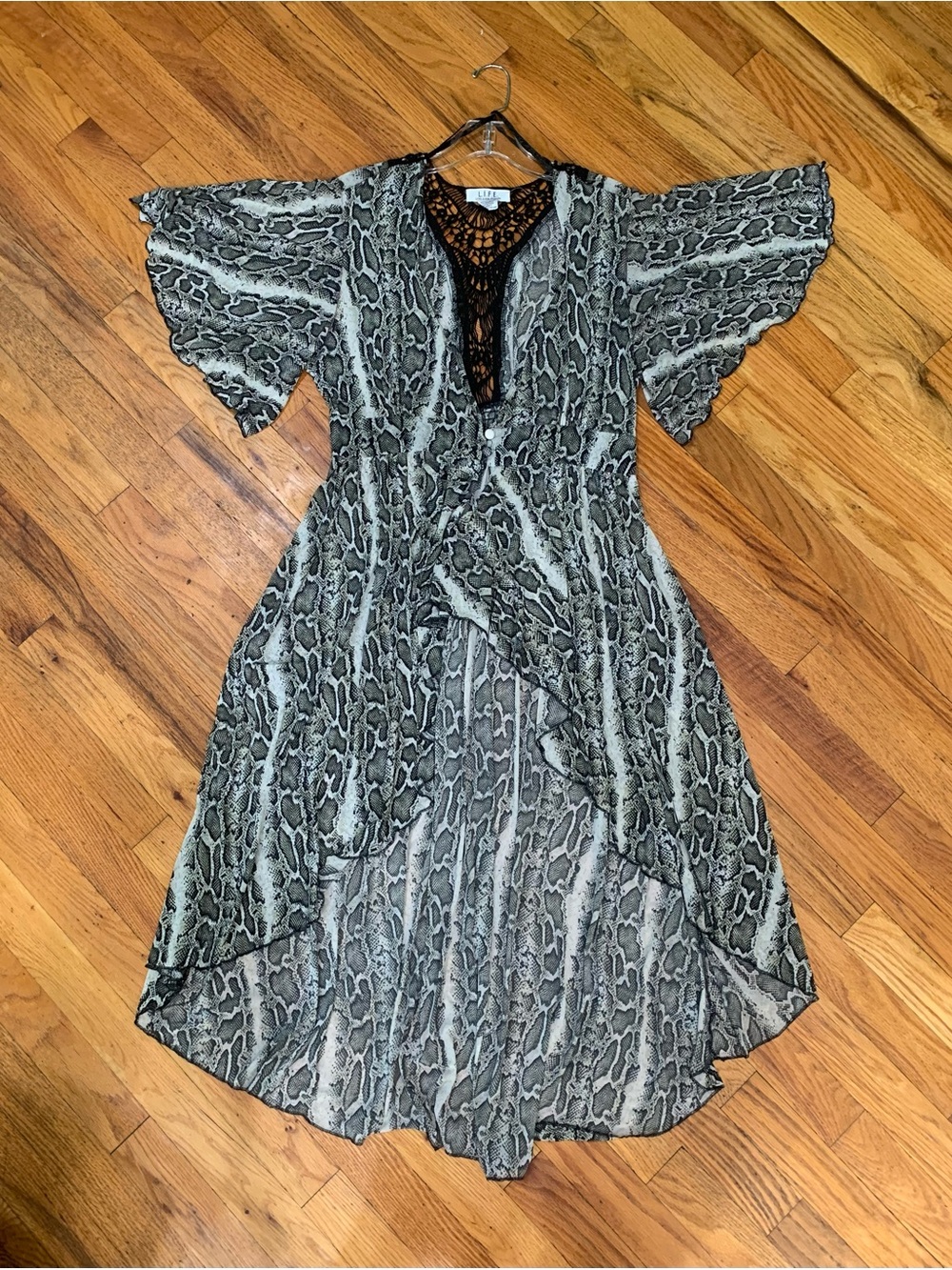 L.I.F.E High low duster vest/cardigan. Snake Print V-NeckNeutral